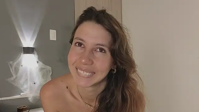 jolie lov online show from October 2025 01:12:02 PM