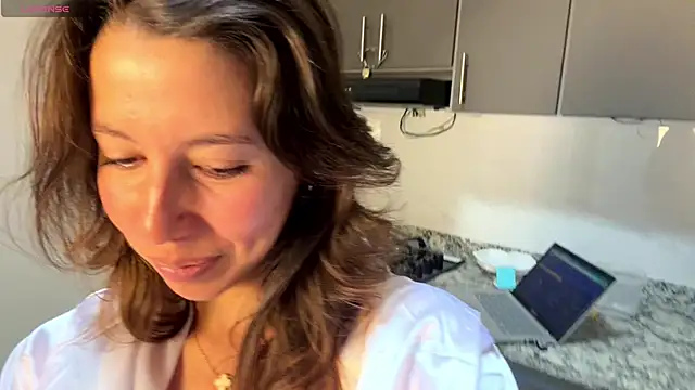 jolie lov online show from March 2026 01:39:01 PM