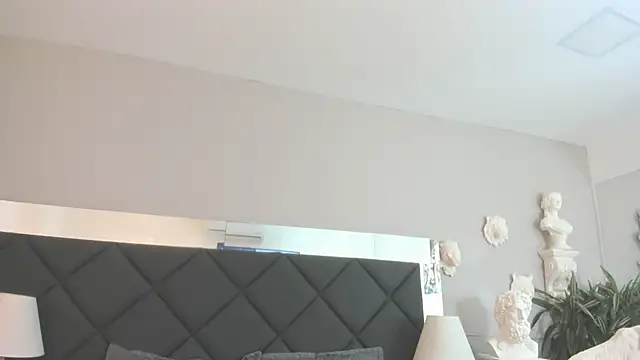 Robin Rief online show from November 2025 03:28:01 AM