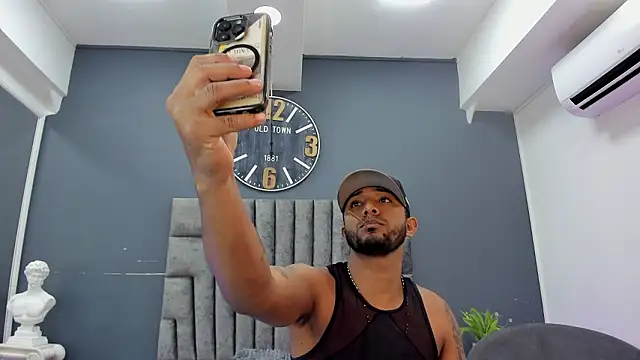 Robin Rief online show from March 2026 07:35:01 PM