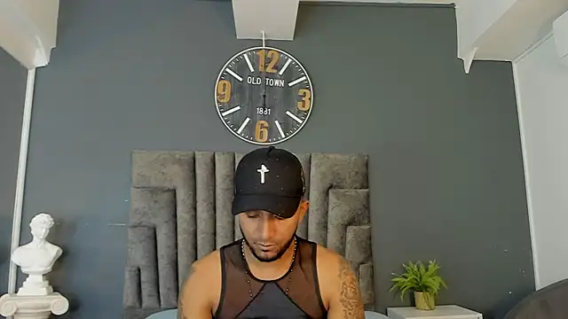 Snapshot of Robin_Rief chatting on June 2026 07:14:02 PM Robin Rief online show from June 2026 07:14:02 PM