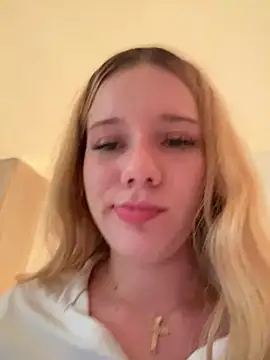 NicoleCut online show from February 2025 10:47:02 AM