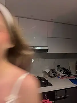 NicoleCut online show from April 2026 11:57:02 PM