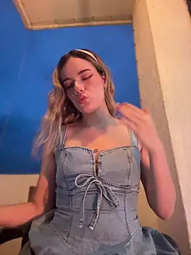 NicoleCut online show from April 2026 11:13:01 PM