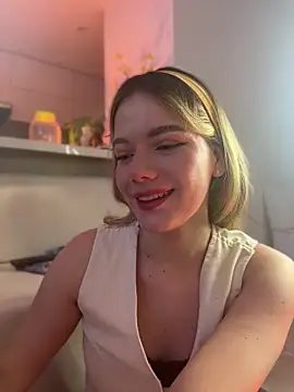 Snapshot of NicoleCut chatting on April 2026 09:24:01 AM NicoleCut online show from April 2026 09:24:01 AM