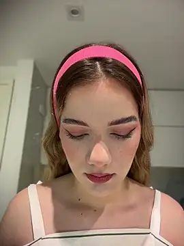 NicoleCut online show from July 2026 09:38:01 AM