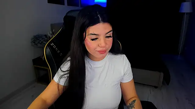 AlluringAriel online show from November 2025 07:35:01 PM