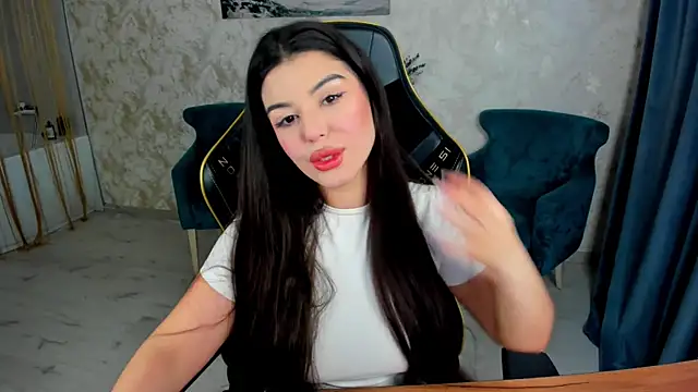 Snapshot of AlluringAriel chatting on April 2026 11:36:02 AM AlluringAriel online show from April 2026 11:36:02 AM