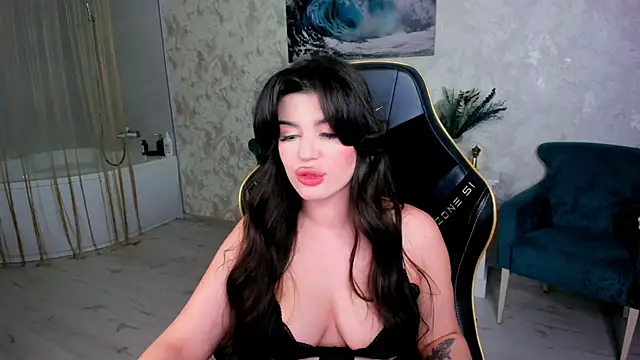 Snapshot of AlluringAriel chatting on May 2026 03:02:02 AM AlluringAriel online show from May 2026 03:02:02 AM