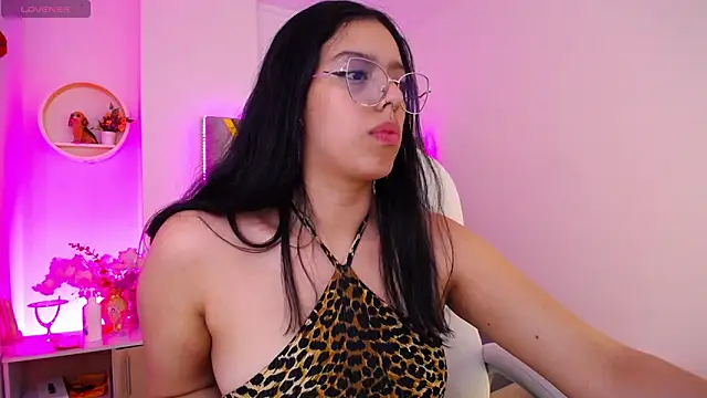 Snapshot of Aurora_Brownn chatting on February 2025 03:31:01 AM Aurora Brownn online show from February 2025 03:31:01 AM