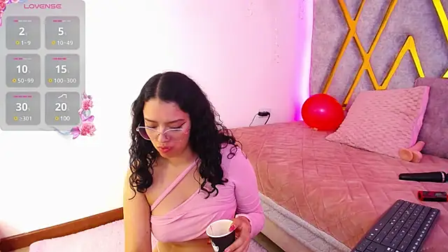 Snapshot of Aurora_Brownn chatting on February 2025 10:26:01 AM Aurora Brownn online show from February 2025 10:26:01 AM