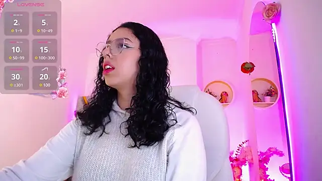 Snapshot of Aurora_Brownn chatting on March 2025 04:03:02 AM Aurora Brownn online show from March 2025 04:03:02 AM