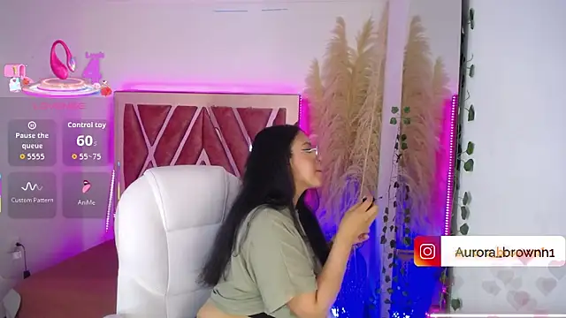 Snapshot of Aurora_Brownn chatting on October 2025 04:45:01 AM Aurora Brownn online show from October 2025 04:45:01 AM