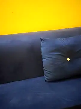 Haniya-143 online show from October 2025 09:35:02 PM