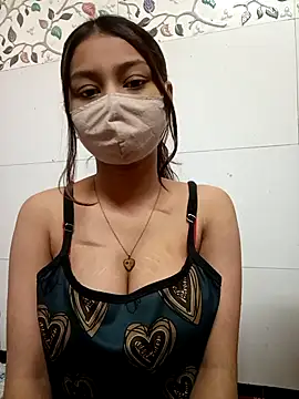 Snapshot of Alina_398 chatting on February 2025 01:44:01 PM Alina 398 online show from February 2025 01:44:01 PM