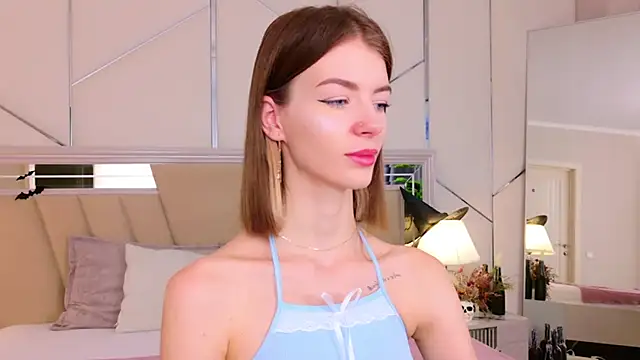 MeganMour online show from November 2025 05:01:02 PM