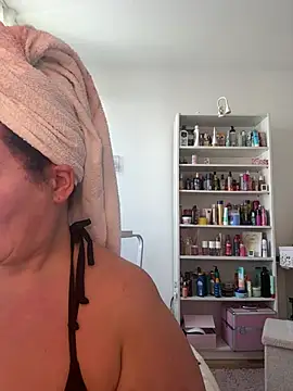Snapshot of Engel_mia chatting on June 2026 08:44:02 AM Engel mia online show from June 2026 08:44:02 AM