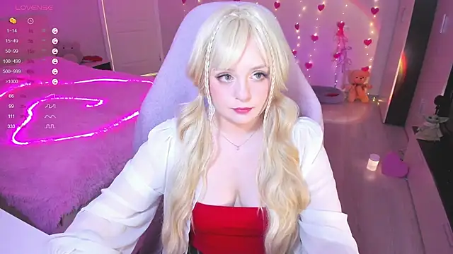 Snapshot of Amy_honey_angel chatting on February 2025 09:31:02 AM Amy honey angel online show from February 2025 09:31:02 AM