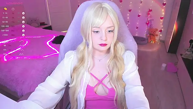 Snapshot of Amy_honey_angel chatting on March 2025 11:06:02 AM Amy honey angel online show from March 2025 11:06:02 AM