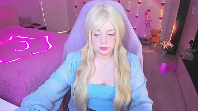 Snapshot of Amy_honey_angel chatting on March 2025 08:41:02 AM Amy honey angel online show from March 2025 08:41:02 AM