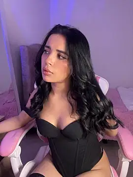 Emily-14 online show from April 2026 04:46:01 AM