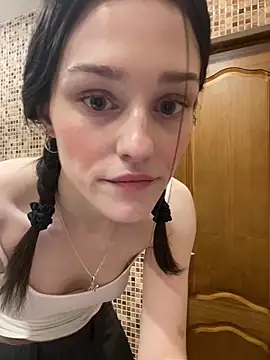 Mia Mia M online show from March 2026 02:56:01 PM