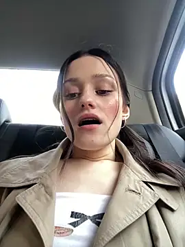 Mia Mia M online show from April 2026 04:00:01 PM