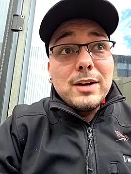 Snapshot of cmichaelxxx chatting on March 2025 01:15:01 PM cmichaelxxx online show from March 2025 01:15:01 PM