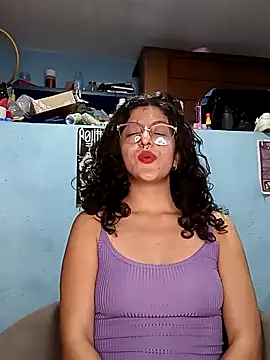 Snapshot of LoveElectra chatting on January 2025 03:04:02 AM LoveElectra online show from January 2025 03:04:02 AM