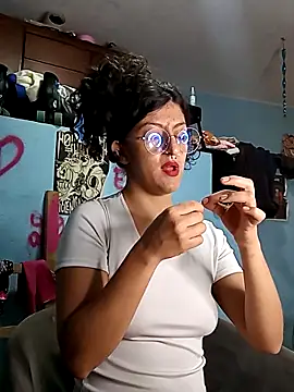 Snapshot of LoveElectra chatting on September 2025 02:39:02 PM LoveElectra online show from September 2025 02:39:02 PM