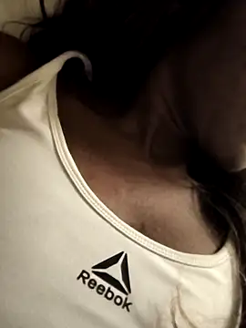 Snapshot of LuckiXCX chatting on December 2024 04:17:02 AM LuckiXCX online show from December 2024 04:17:02 AM