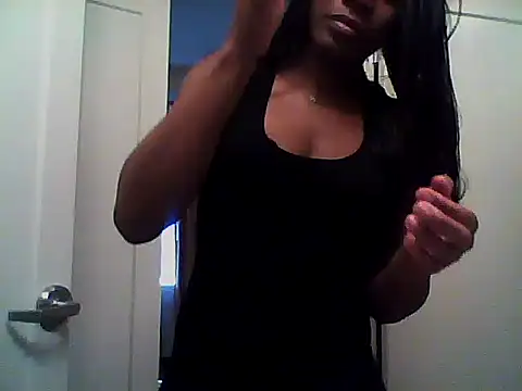 Snapshot of LuckiXCX chatting on January 2026 10:26:01 PM LuckiXCX online show from January 2026 10:26:01 PM