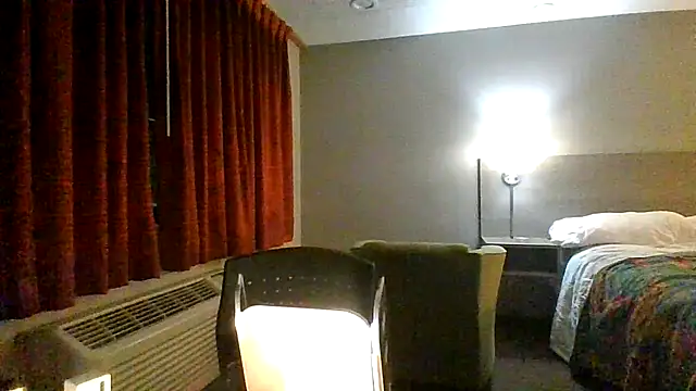 Snapshot of LuckiXCX chatting on February 2026 09:35:02 AM LuckiXCX online show from February 2026 09:35:02 AM