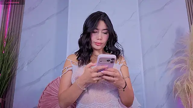 Snapshot of Chlooee__ chatting on February 2026 01:32:01 AM Chlooee online show from February 2026 01:32:01 AM