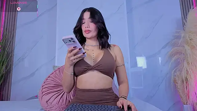 Snapshot of Chlooee__ chatting on February 2026 01:28:02 AM Chlooee online show from February 2026 01:28:02 AM