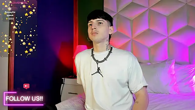 Snapshot of sett_and_gwen chatting on November 2025 03:50:02 AM sett and gwen online show from November 2025 03:50:02 AM