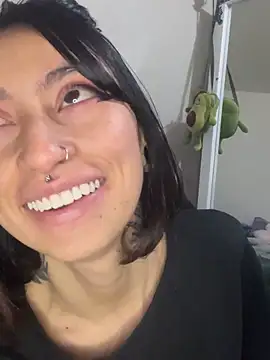 Snapshot of Any_Roussee chatting on February 2025 11:59:02 PM Any Roussee online show from February 2025 11:59:02 PM