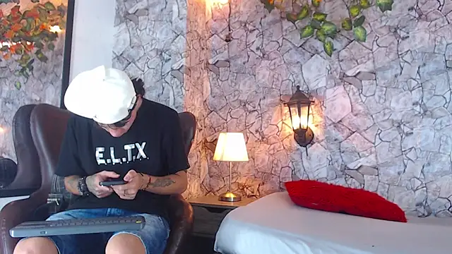 Snapshot of Samuel_Hilton chatting on December 2024 10:19:02 AM Samuel Hilton online show from December 2024 10:19:02 AM