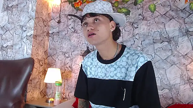 Snapshot of Samuel_Hilton chatting on December 2024 04:29:02 AM Samuel Hilton online show from December 2024 04:29:02 AM