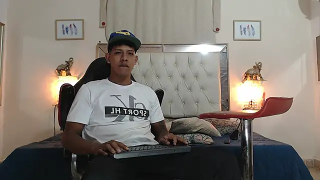 Snapshot of mr_stiven_ chatting on September 2025 02:22:01 AM mr stiven  online show from September 2025 02:22:01 AM