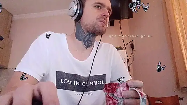 Snapshot of HappyZebra13 chatting on February 2025 01:19:02 PM HappyZebra13 online show from February 2025 01:19:02 PM