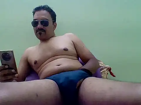 Snapshot of farhaanmacho chatting on November 2025 04:17:01 PM farhaanmacho online show from November 2025 04:17:01 PM