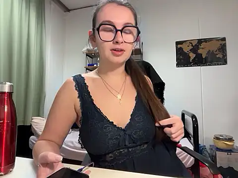 gwen lust online show from December 2025 09:53:01 PM