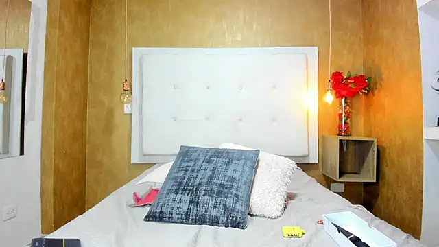 Milaspetite online show from February 2026 08:16:01 PM