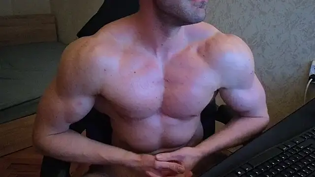 Snapshot of TheFitGiant chatting on February 2025 07:25:01 PM TheFitGiant online show from February 2025 07:25:01 PM