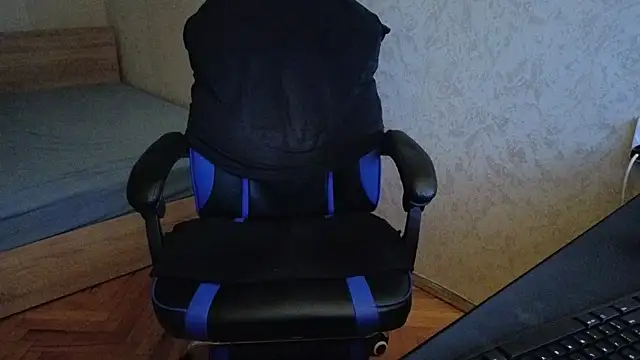 Snapshot of TheFitGiant chatting on March 2025 12:15:01 AM TheFitGiant online show from March 2025 12:15:01 AM