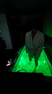 Snapshot of Cally-n chatting on March 2025 12:20:01 AM Cally-n online show from March 2025 12:20:01 AM