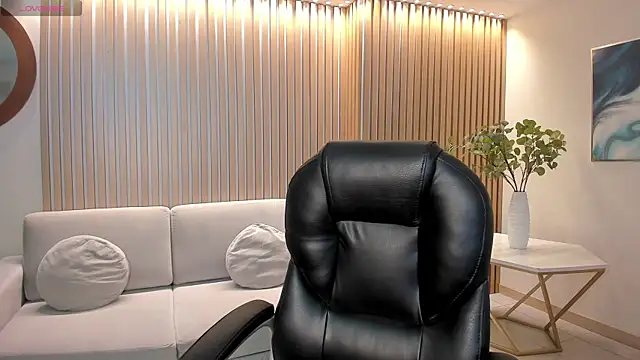 BellaCarteer  online show from April 2026 10:56:02 PM