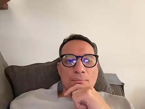 Snapshot of alex_ruiz85 chatting on January 2026 07:50:02 PM alex ruiz85 online show from January 2026 07:50:02 PM