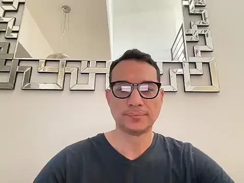 Snapshot of alex_ruiz85 chatting on January 2026 02:30:01 PM alex ruiz85 online show from January 2026 02:30:01 PM